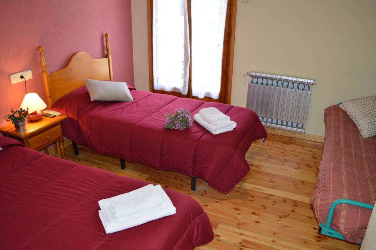 Hostal Pas De La Pera Aransa Bagian luar foto