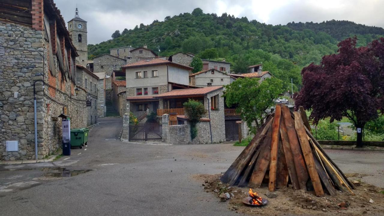 Hostal Pas De La Pera Aransa Bagian luar foto