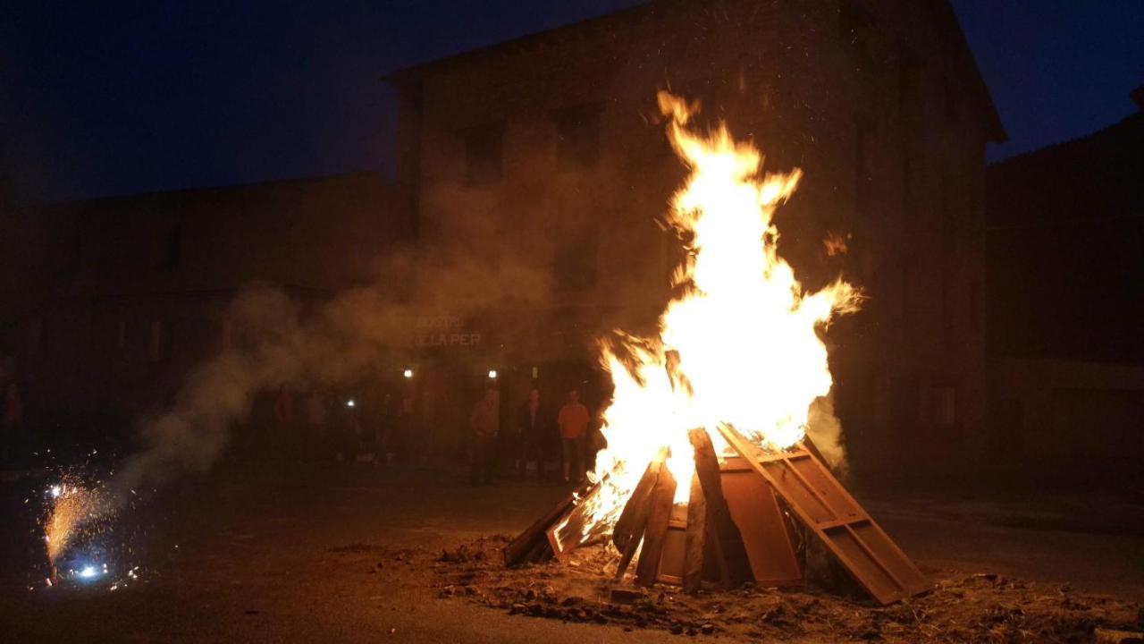 Hostal Pas De La Pera Aransa Bagian luar foto