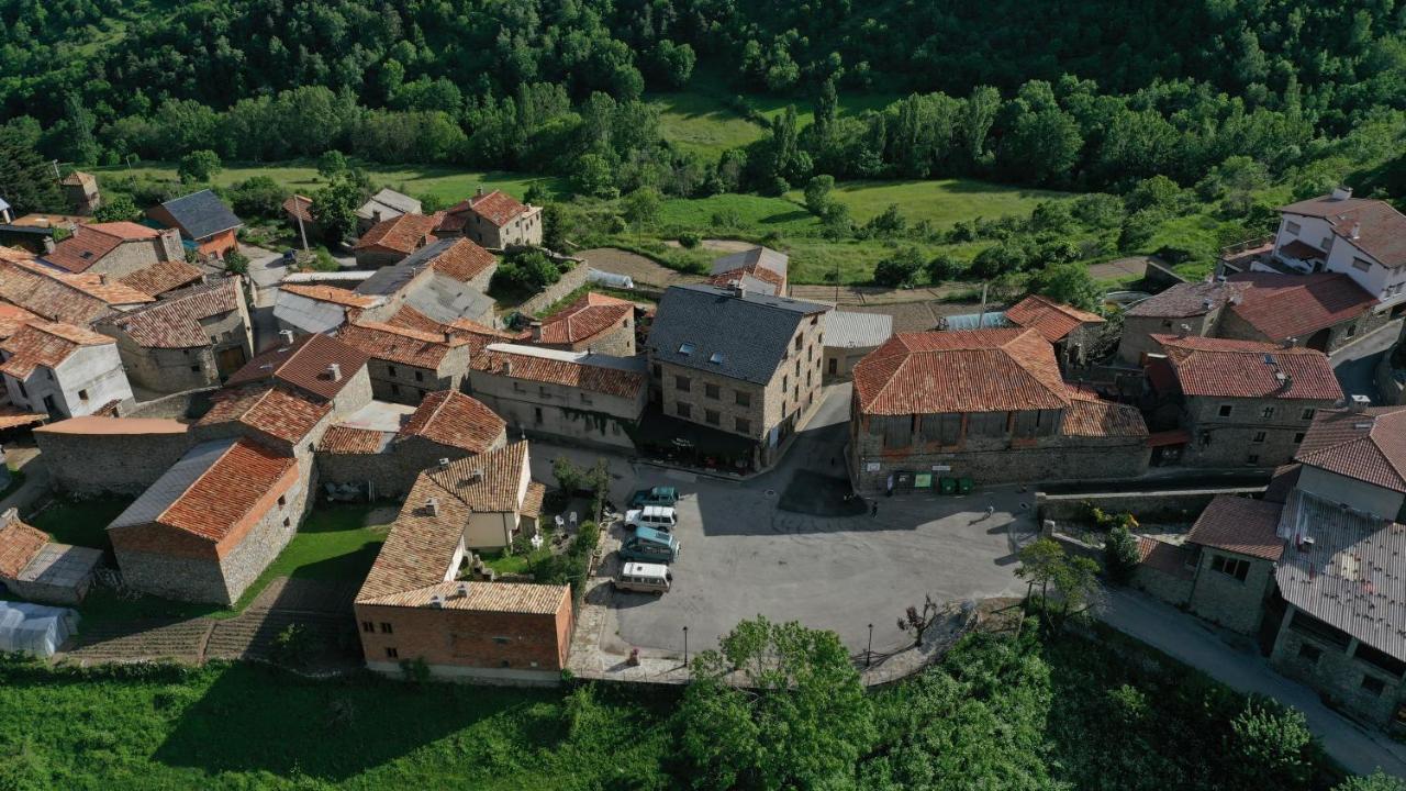 Hostal Pas De La Pera Aransa Bagian luar foto