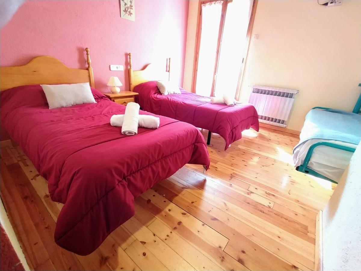 Hostal Pas De La Pera Aransa Bagian luar foto